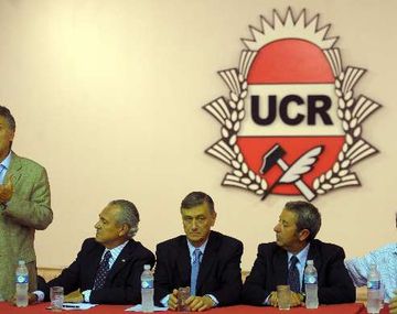 Encuentro entre dirigentes de la oposición en el Comité nacional de la UCR
