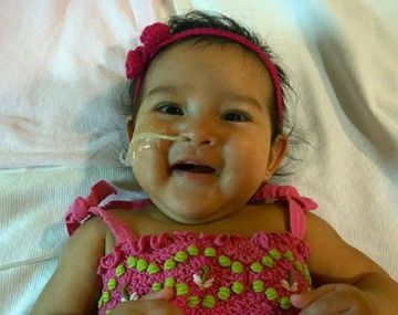 Otra beba que  lucha por su vida