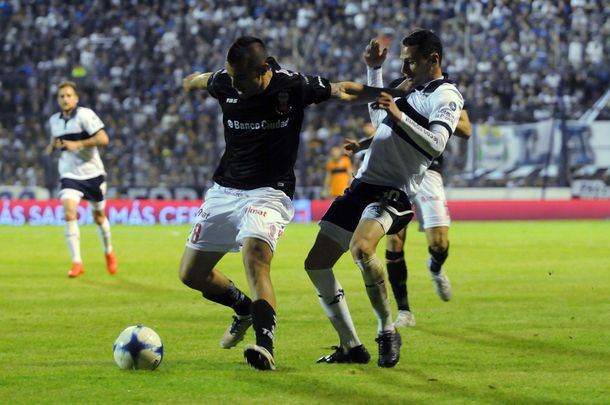 Huracán cortó una racha de más de 30 años al vencer a Gimnasia en La Plata