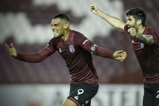 Copa Sudamericana: en un partidazo con cinco goles, Lanús venció al San Pablo de Dani Alves