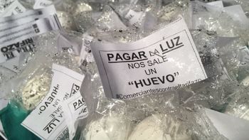mira los carteles mas ocurrentes del cacerolazo contra macri y el tarifazo mira los carteles mas ocurrentes del cacerolazo contra macri y el tarifazo
