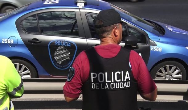 Villa Urquiza: detuvieron a un policía que robó a ocho cuadras de la comisaría en la que cumplía servicio