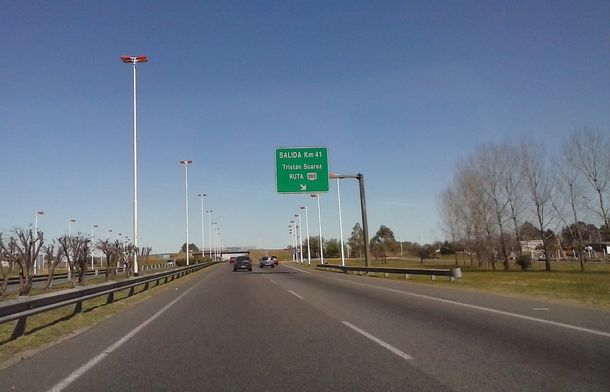 Hallan el cadáver de una mujer a metros de la Autopista Ezeiza-Cañuelas