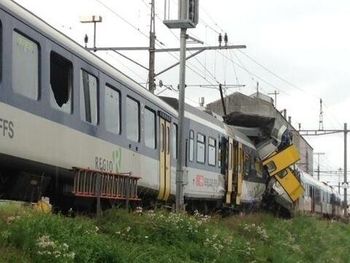 Choque de trenes en Suiza: un muerto y al menos 44 heridos