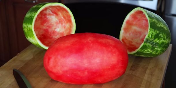 Video: así es como se pela una sandía de la manera más prolija