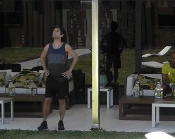 Agustín festejó que se quedó en Gran Hermano como Guillermo Francella