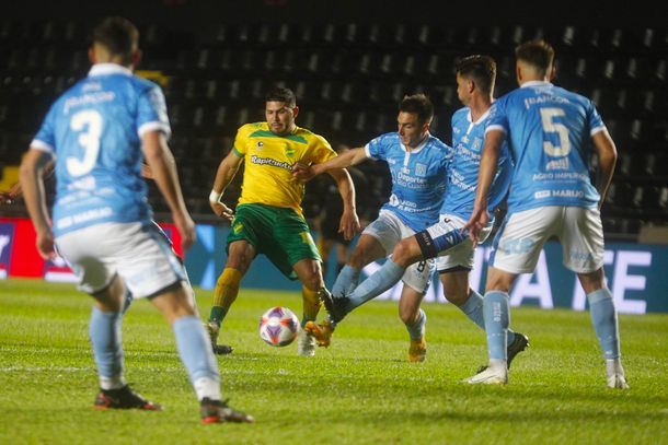 Copa Argentina: Defensa y Justicia sufrió ante Estudiantes de Río Cuarto, pero pasó por penales