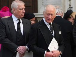 el rey carlos iii le solto la mano al principe andres por el caso epstein el rey carlos iii le solto la mano al principe andres por el caso epstein