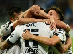 Central Córdoba complicó aún más a Huracán con un contundente 2-0