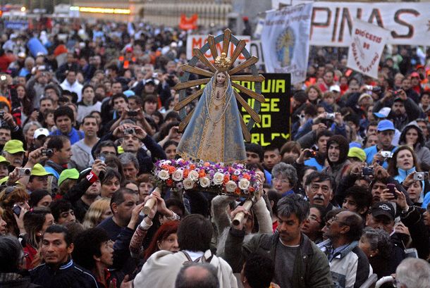 Bergoglio recibió en Luján a un millón de jóvenes creyentes