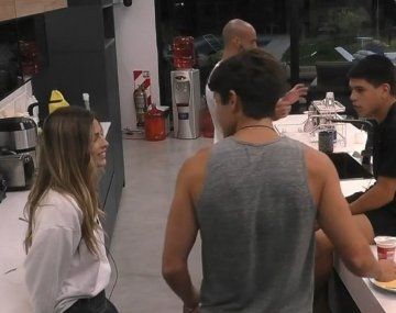 Holder entró con todo y le preguntó a Marcos si le gusta Julieta: la respuesta del salteño