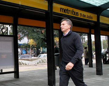 Piensan en un metrobús sobre la Autopista 25 de Mayo