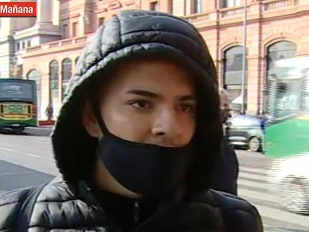 Video: le robaron a un joven en Constitución y el hecho salió en vivo