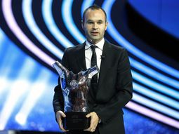 iniesta es el mejor jugador de la pasada temporada europea