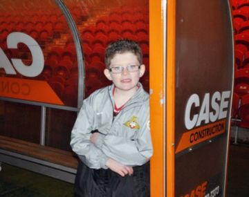 El joven Mac Wilson de 8 años