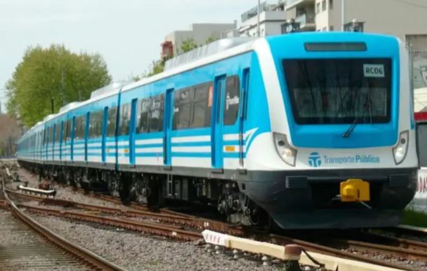 El Tren Sarmiento funciona con demoras y cancelaciones tras el descarrilamiento de ayer