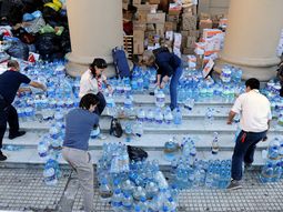 incesante entrega de donaciones en la catedral portena incesante entrega de donaciones en la catedral portena