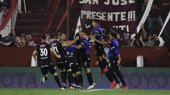 con mucha polemica, lanus armo una remontada historica ante river y es finalista con mucha polemica, lanus armo una remontada historica ante river y es finalista