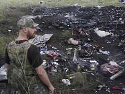Finalmente, las milicias prorrusas entregaron las cajas negras del avión malasio