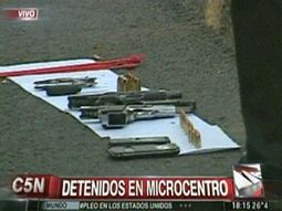 detienen a dos hombres con armas de fuego: serian barras de river detienen a dos hombres con armas de fuego: serian barras de river