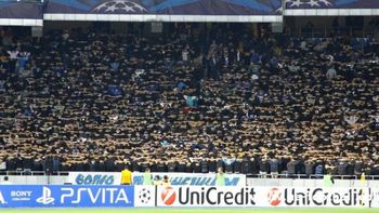 original y llamativa protesta de una hinchada en ucrania original y llamativa protesta de una hinchada en ucrania