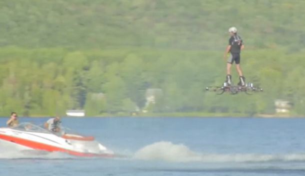 Al Guinness: así voló un hombre más de 250 metros sobre un lago