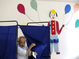 grecia ya comenzo la votacion del referendum grecia ya comenzo la votacion del referendum