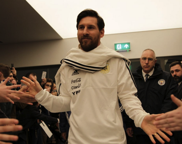 La emotiva arenga de Messi a sus compañeros tras el papelón ante España