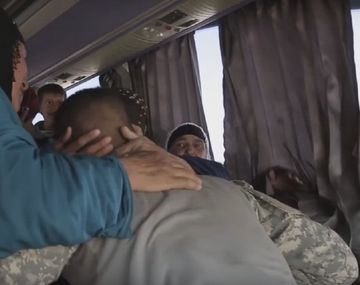 Soldado iraquí se reencontró con la madre luego de dos años