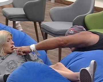 Alfa se desubicó con Camila y Ariel saltó a defenderla