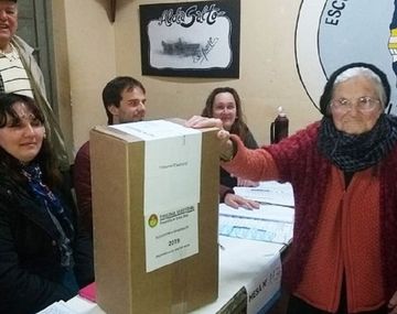 Verónica tiene 100 años y sufragó en Entre Ríos : Quiero llegar a octubre y votar para que el pueblo vuelva a estar feliz