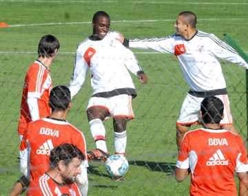 Ramón Díaz mueve fichas pensando en el Superclásico