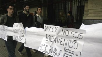 bullrich, sobre tomas: cerrar una escuela es violento bullrich, sobre tomas: cerrar una escuela es violento