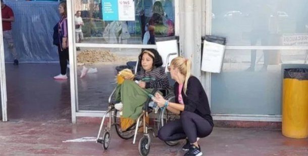 La mujer de 21 años habría sido abandonada cerca de las dos de la mañana. Foto Diario UNO.