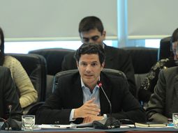 Luciano Laspina (PRO) encabezó al discusión en la Comisión de Presupuesto y Hacienca de la Cámara Baja Luciano Laspina (PRO) encabezó al discusión en la Comisión de Presupuesto y Hacienca de la Cámara Baja