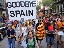 una multitud reclamo la independencia de cataluna una multitud reclamo la independencia de cataluna