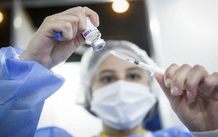 La OMS exige a los países ricos suspender los planes de una tercera dosis y donar esas vacunas