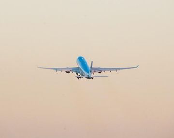 Cómo seguir en vivo el vuelo de Aerolíneas que viajó a buscar la vacuna
