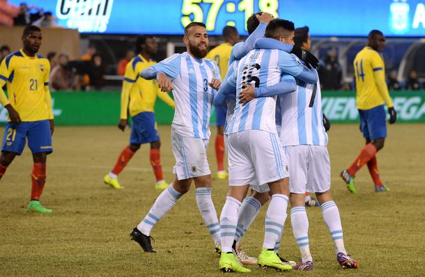 Martino probó y ahora debe decidir: ¿cuáles serán sus 23 elegidos para la Copa?