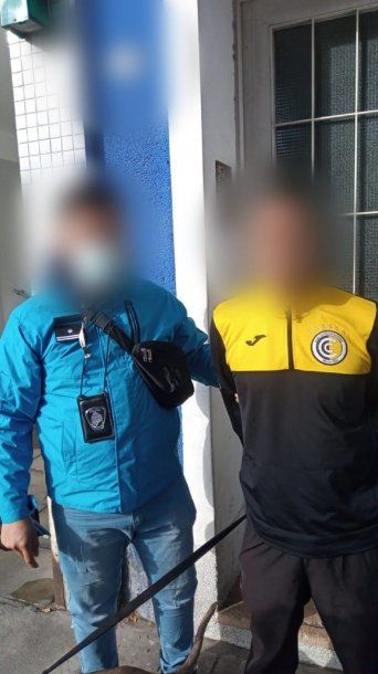 Violó reiteradas veces la orden de restricción para amenazar de muerte a su ex pareja y lo detuvieron