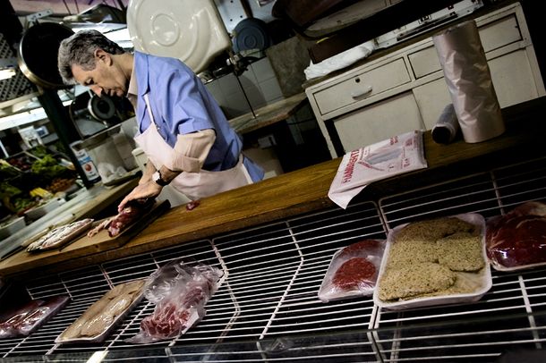 Obligarán a comercios porteños a mostrar sus precios en carteleras