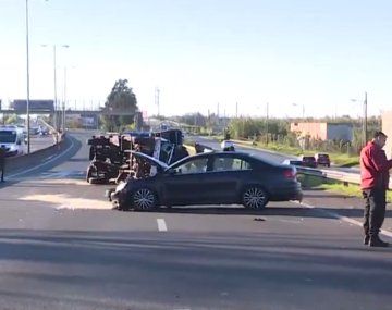 Choque y vuelco en Avenida General Paz, en la mañana de este domingo 28 de septiembre.