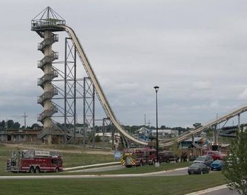 Desarmarán el tobogán más grande del mundo por la muerte de un chico - Crédito: www.kansascity.com