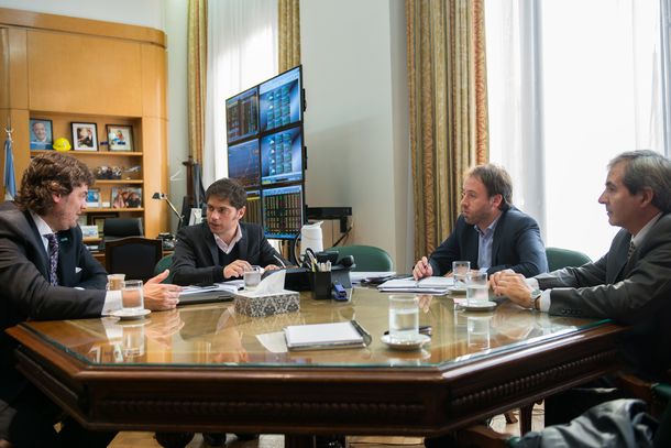 El ministro de Economía Axel Kicillof y el secretario de Finanzas Pablo López se reunieron con el presidente y secretario de la Cámara Inmobiliaria Argentina