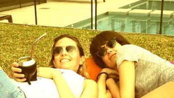 amigas botineras: isabel macedo y gisela dulko en una tarde de relax amigas botineras: isabel macedo y gisela dulko en una tarde de relax