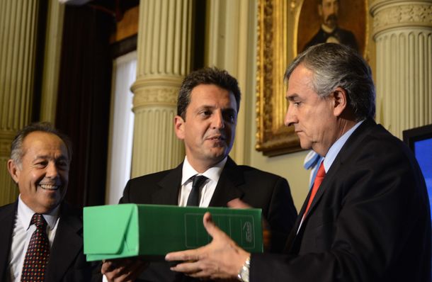 Candidato a gobernador aliado a Massa ahora abre canal con Macri