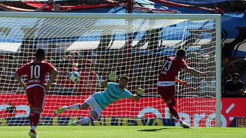 Diego Abal cobró un polémico penal de Desábato sobre Mayada en el empate entre River y Estudiantes Diego Abal cobró un polémico penal de Desábato sobre Mayada en el empate entre River y Estudiantes