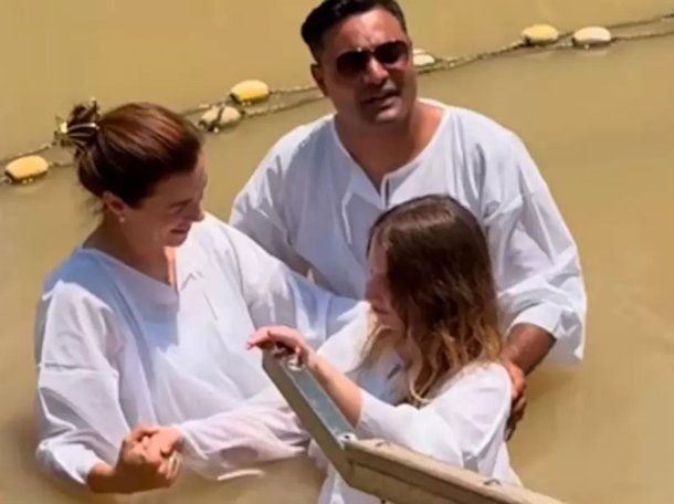 La diputada libertaria María Celeste Ponce se bautizó en el río Jordan: Morí para renacer en Cristo