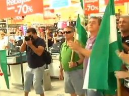 espana: saquean dos supermercados para protestar por la crisis espana: saquean dos supermercados para protestar por la crisis