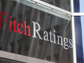 Fitch advierte posible default técnico y baja la nota a la Argentina